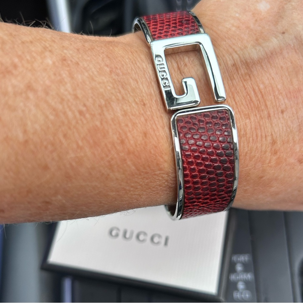 Gorgeous GUCCI Luxury Italian Cuff Bracelet